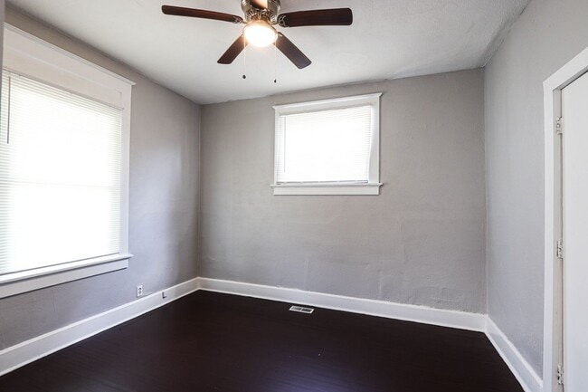 Building Photo - Just updated 2 bed 1 bath