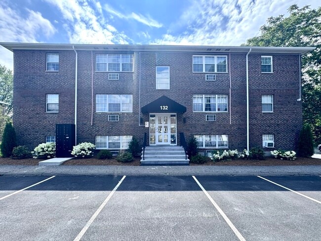 Building Photo - 128 North St