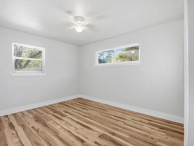 Building Photo - 522 S Edgewood Cir