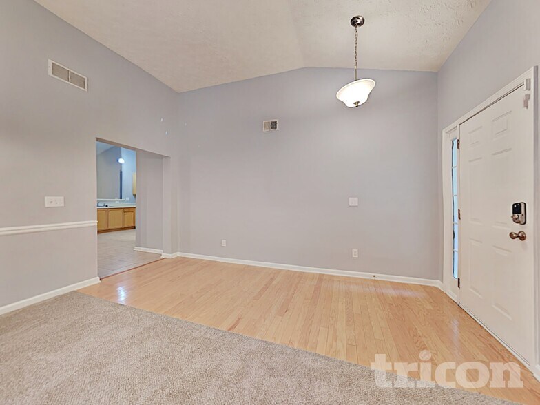 Building Photo - 8422 Somerton Cir