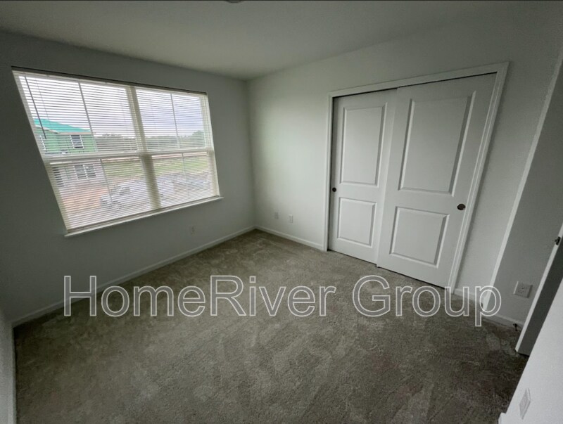 Building Photo - 2607 Long Pne Ave