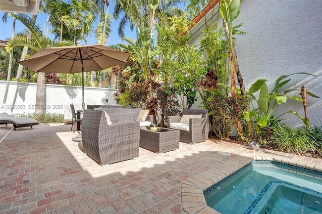 Building Photo - 1529 Shoreline Way
