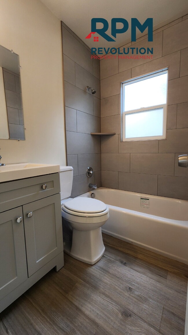 Building Photo - "Charming 3-Bed in Ogden: Spacious 1104 Sq Ft Living!"