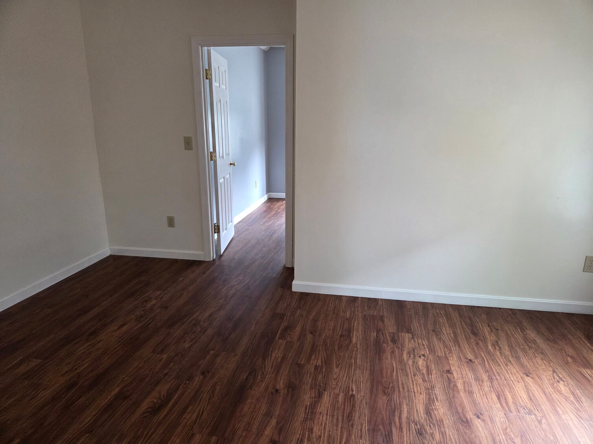 Living room/dining room - 27 Lafayette St