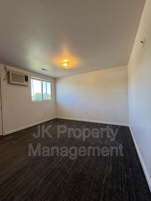 Building Photo - 4000 Ella Ave