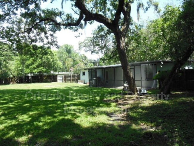 Building Photo - 404 Oakhurst St