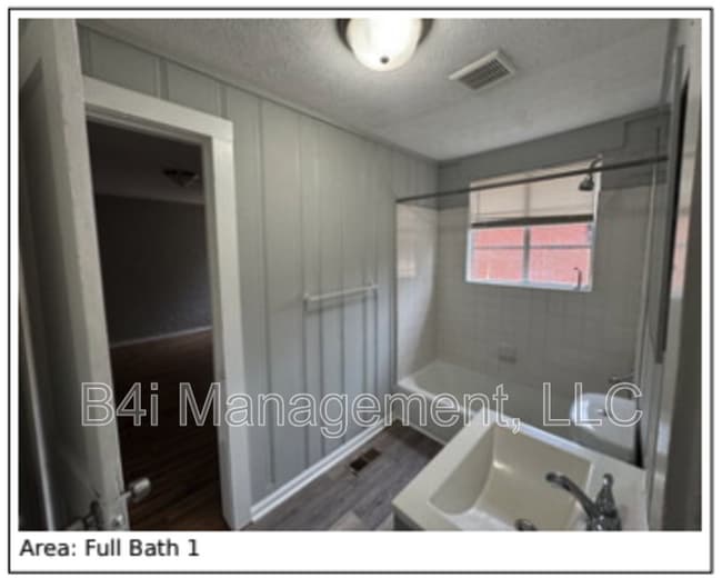 Building Photo - 303 Butler St