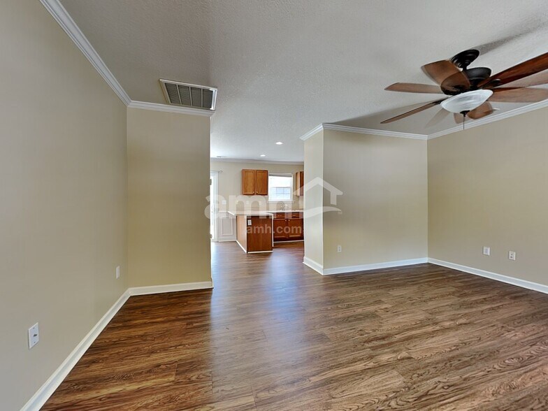 Building Photo - 122 Duraleigh Rd