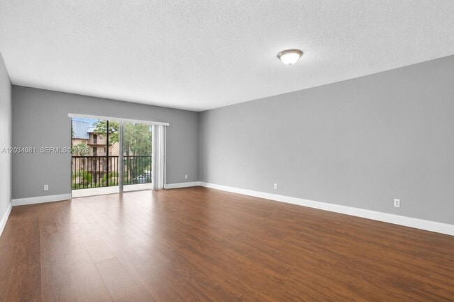Building Photo - 5961 N Falls Cir Dr