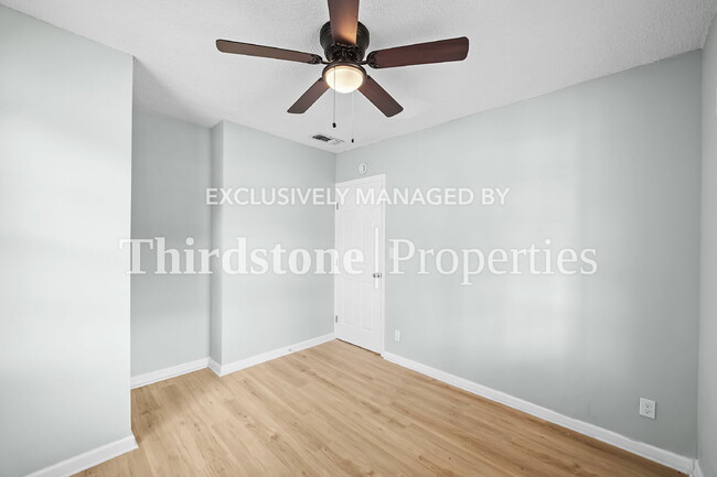 Building Photo - 8057 Oakwood St
