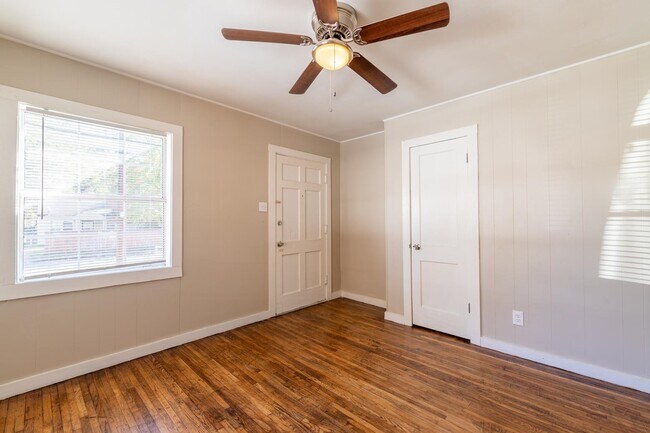 Building Photo - 1677 Echles St