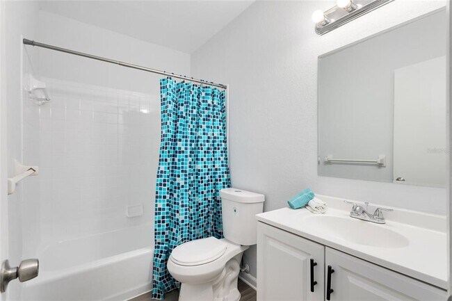 Building Photo - 2000 15th Ct NW