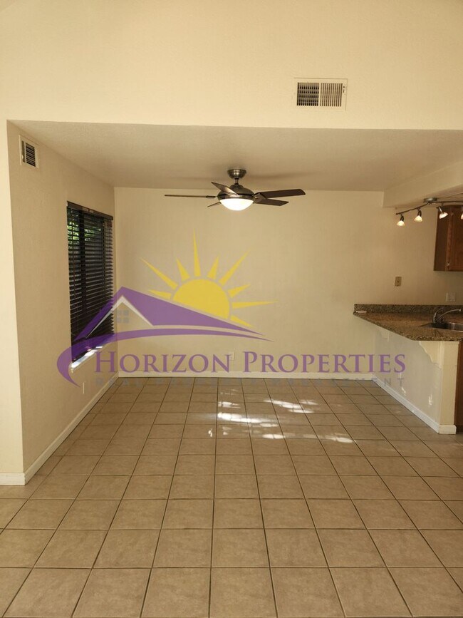 Building Photo - 1 Bed 1 Bath with bonus loft 724 sq ft. Condo