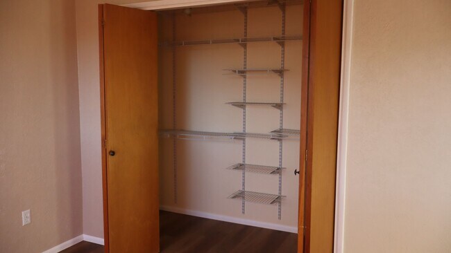 Building Photo - Spacious