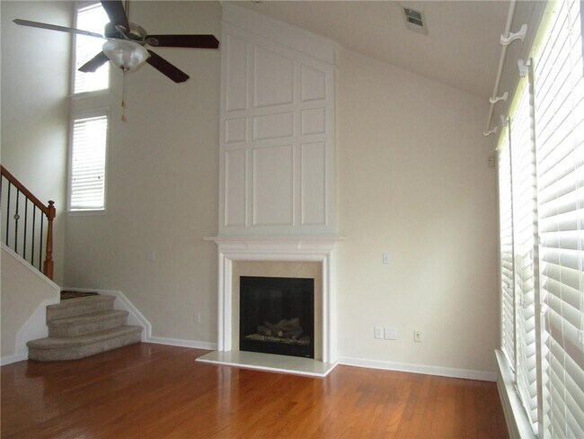 Building Photo - 2272 Young America Dr NE
