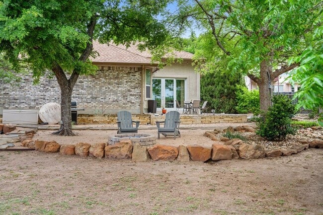 Building Photo - 2812 Cascade Falls Dr