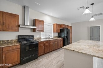 Building Photo - 7631 N 59th Ln