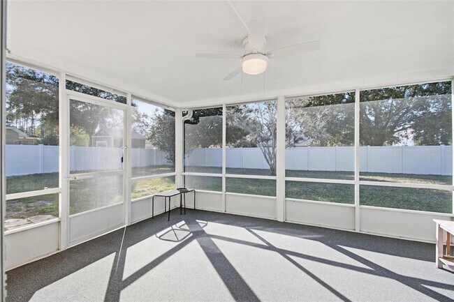 Building Photo - 4 Red Oak Pl