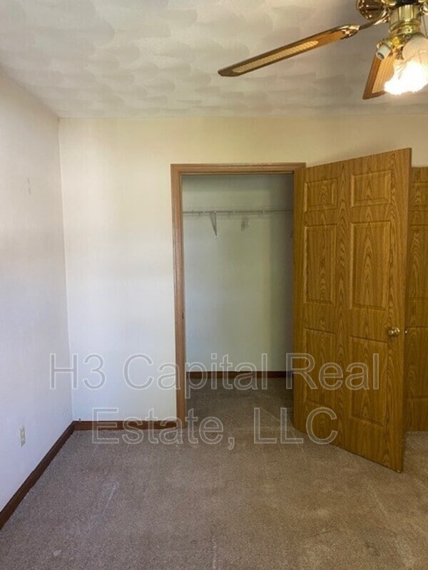 Building Photo - 102 Southgate Dr