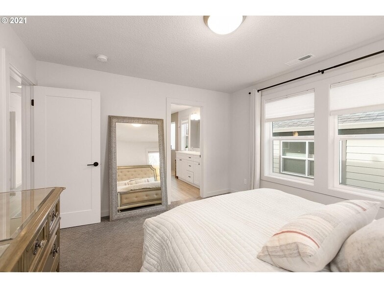 Building Photo - 8421 N Burrage Ave