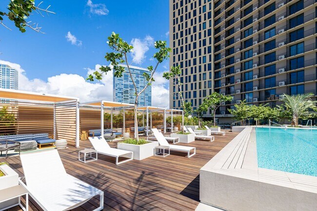 Building Photo - 2147