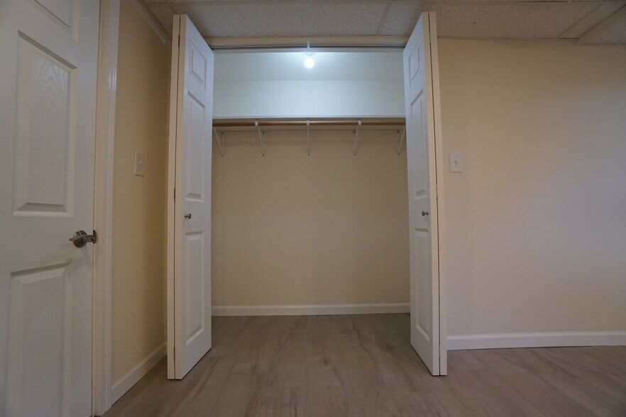 Building Photo - 28W383 Behrs Circle Dr S