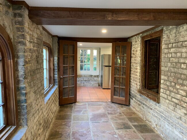 Building Photo - 20 Montagu St