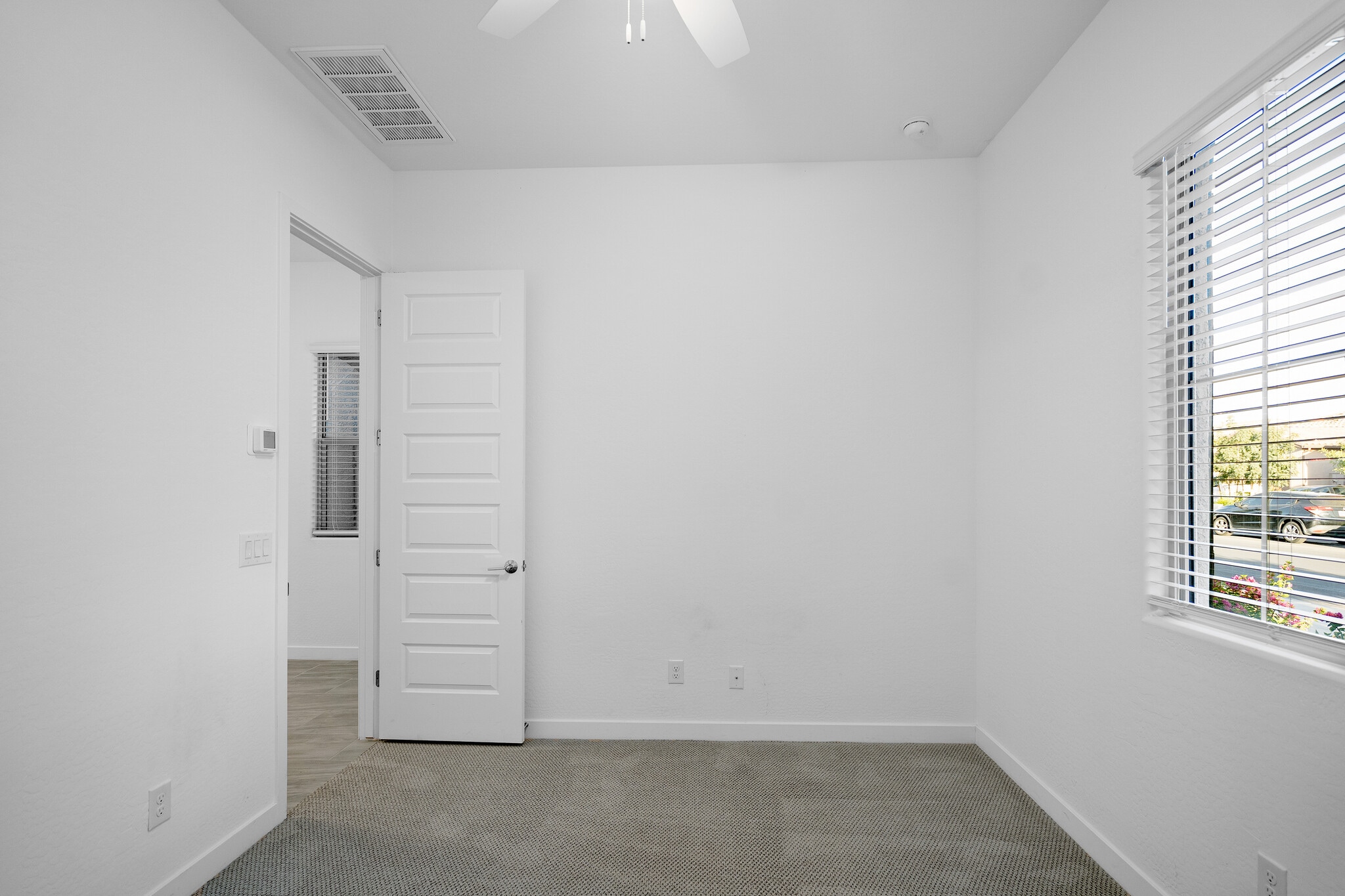 Building Photo - 9738 E Tiburon Ave