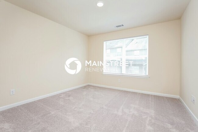 Building Photo - 3 Bedroom Pet-Friendly Home in La Vergne, TN with Main Street Renewal