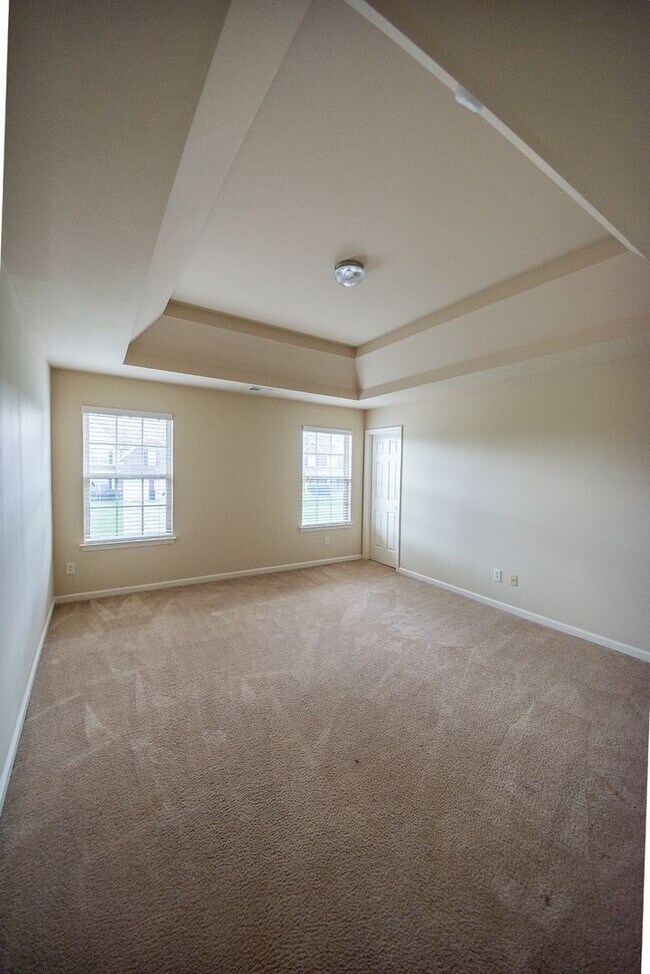Building Photo - Beautiful home available today!