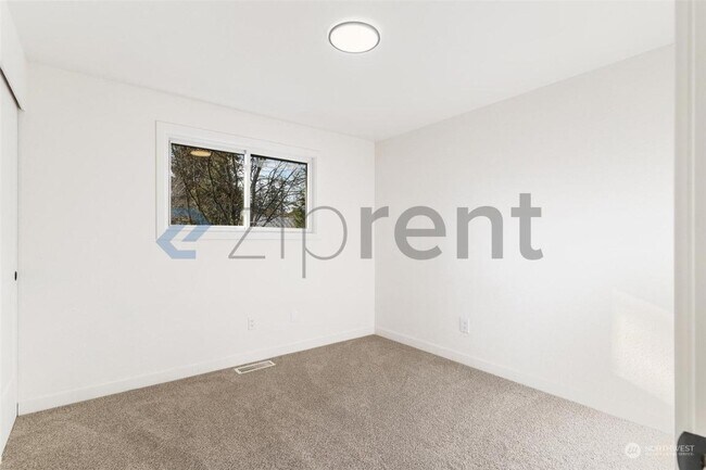 Building Photo - 302 225th St SW