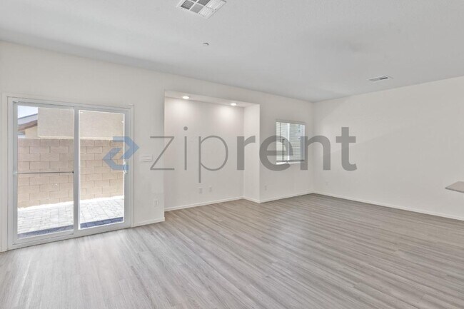 Building Photo - Unit Unit 3