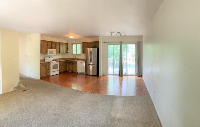 Building Photo - 104 East St