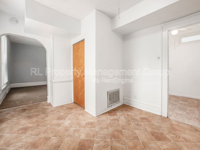 Building Photo - 2278 Indianola Ave