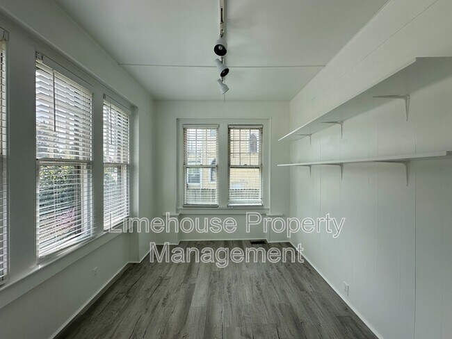 Building Photo - 6205 Hampton Blvd