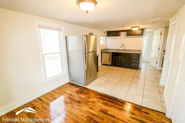 Building Photo - 926 Colorado St