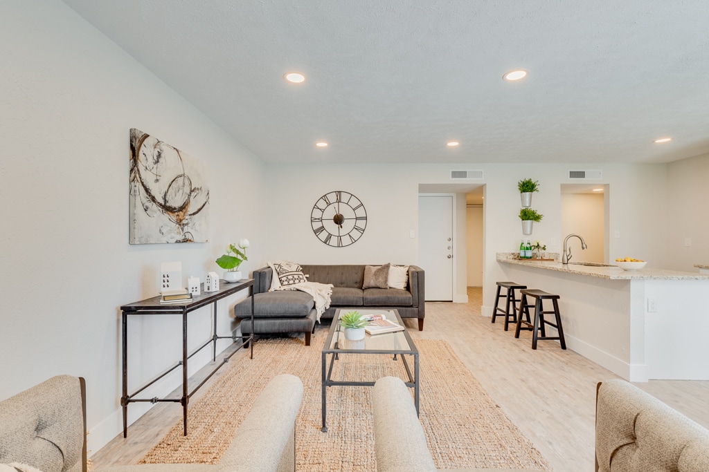 Building Photo - 3805 Longmeadow Way