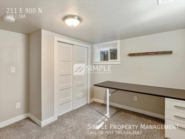 Building Photo - 211 900 N