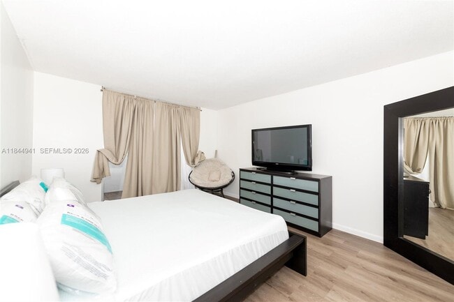 Building Photo - 2750 NE 183rd St