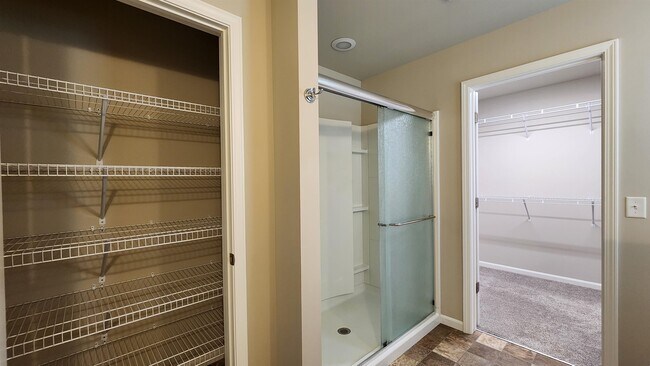 Building Photo - 9359 Highland Gate Way