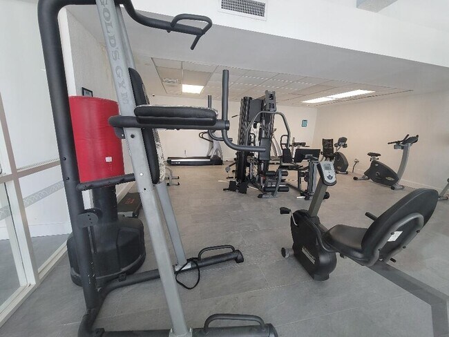 Building Photo - 494 NW 165th St