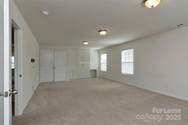 Building Photo - 2015 Saddlebred Dr