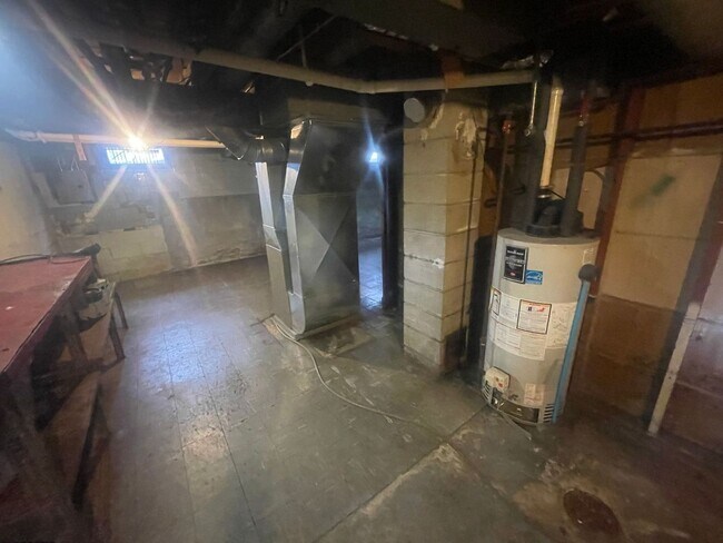 Building Photo - 4441 N 40th St