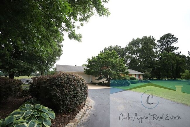 Primary Photo - Westside Schools - 3 bed/ 2 bath 2,300 sq.ft.., den/family room, deck in the country on a paved r...