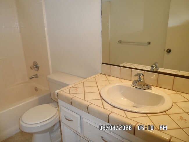 Building Photo - 3 Bedrooms, 1.75 Bathrooms, 2 Car Garage, Fully Fenced, Central Air & Heat, Large Lot, Wood Flooring