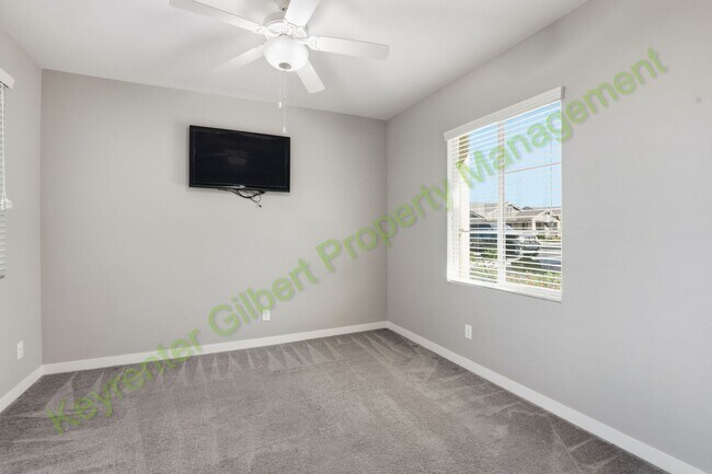 Building Photo - Charming 3-bed/3bath Gilbert Corner Lot Ho...