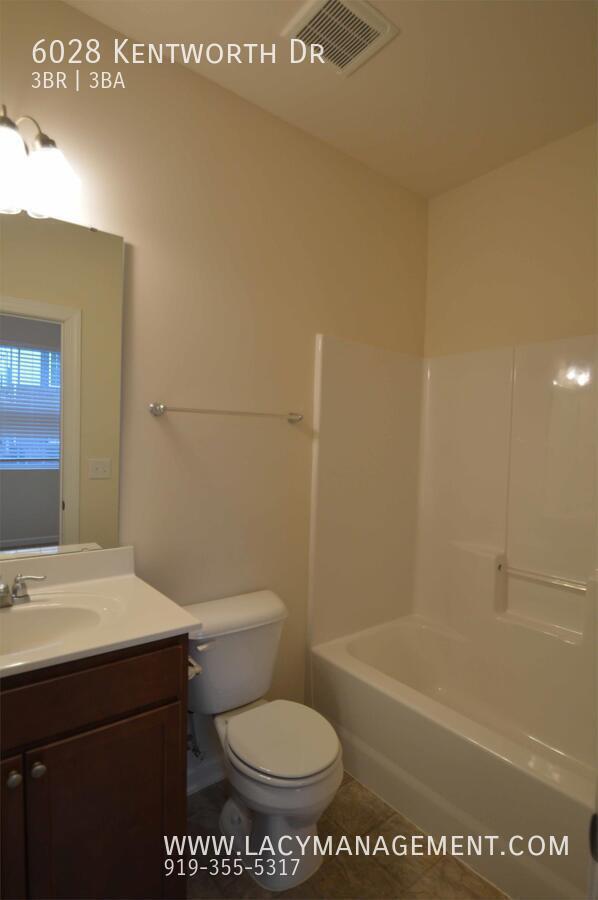 Building Photo - 6028 Kentworth Dr