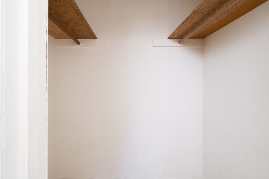 Building Photo - 124 N 39th Pl