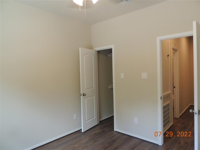 Building Photo - 615 Hayman St