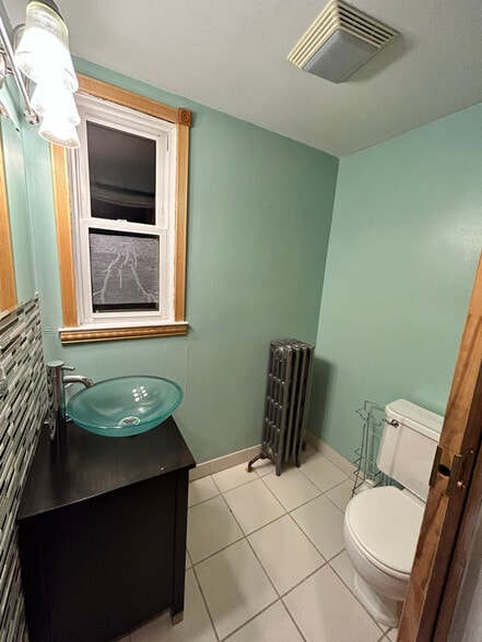 Building Photo - 23 Holmfield Ave